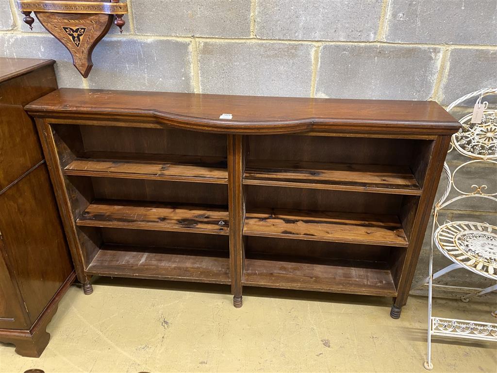 A Victorian mahogany open shelved bookcase, with bowfront centre section, length 150cm, height 94cm